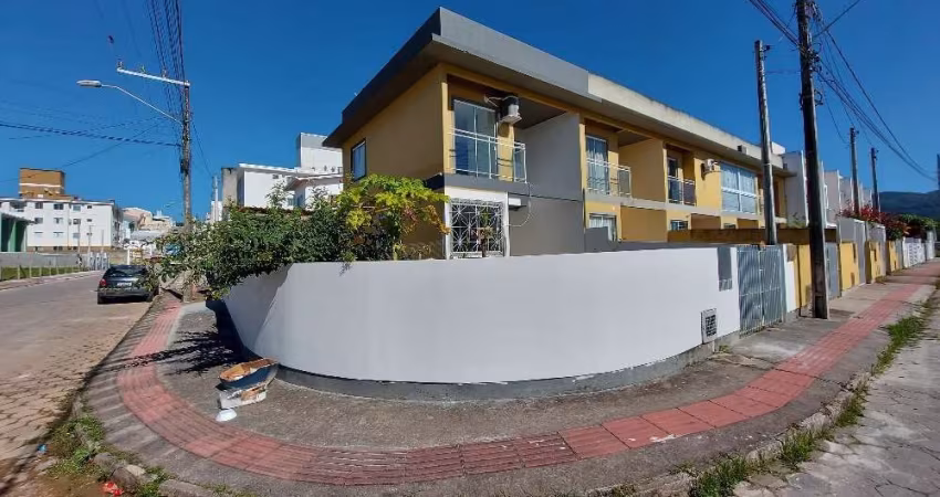 Casa com 2 quartos para alugar na Dos Girassois, 419, Forquilhas, São José