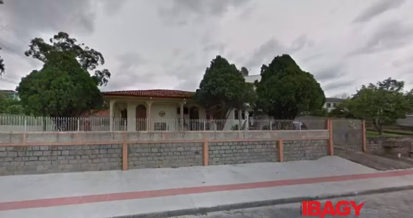 Excelente casa 3 dormitório(s) em caminho novo - palhoça