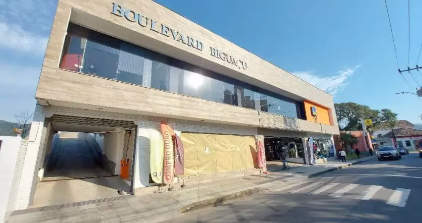 Ponto comercial para alugar na Rua Coronel Teixeira Oliveira, 68, Centro, Biguaçu