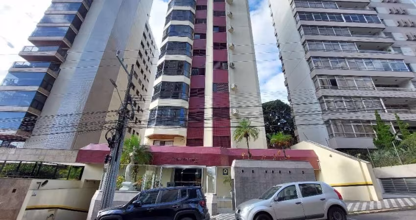 Excelente Apartamento 3 dormitórios em Centro - Florianópolis