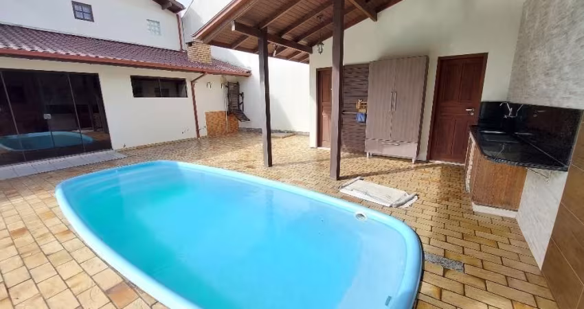 Casa com 4 quartos para alugar na Rua Fidélis Govoni, 100, Campeche, Florianópolis