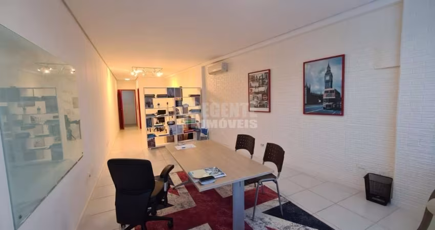 Sala comercial à venda no bairro Córrego Grande em Florianópolis.