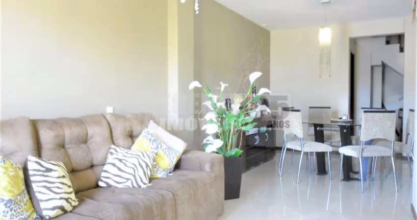 Casa à venda com 7 quartos no bairro Agrônomica em Florianópolis.