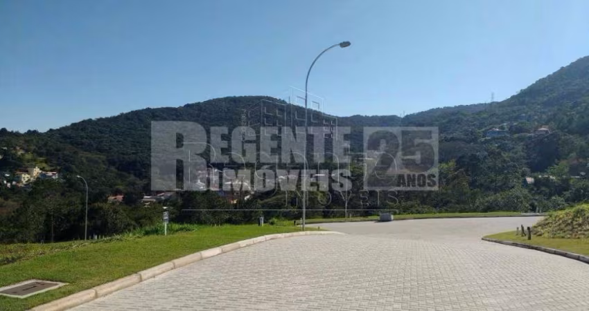 Terreno loteamento fechado à venda no bairro Itacorubi em Florianópolis