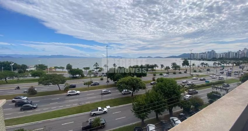 Excelente apartamento de 3 dormitórios na Beira-Mar!