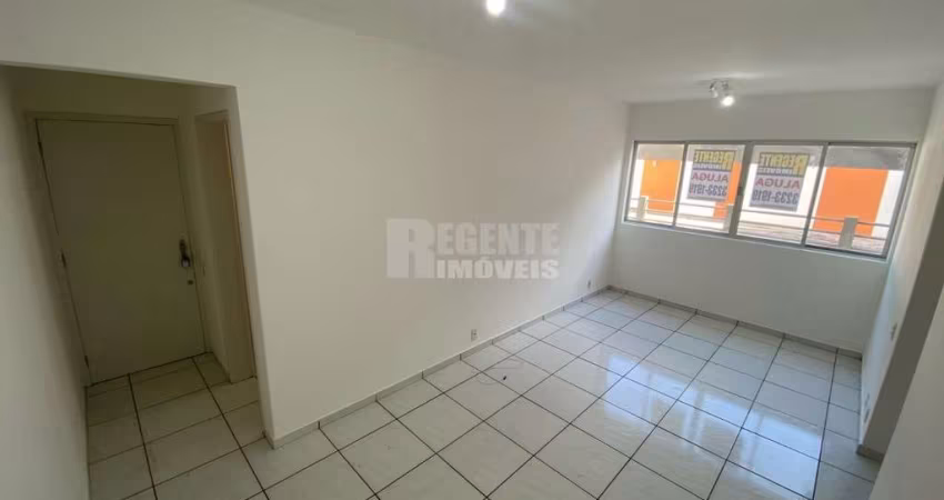 Ótimo apartamento de 2 dormitórios no bairro Carvoeira!