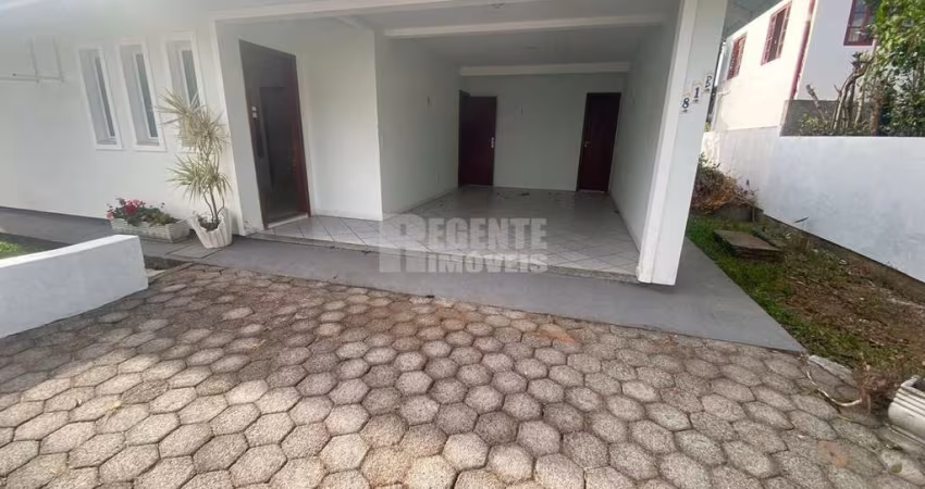 Ótima casa de 2 dormitórios no bairro Campeche!