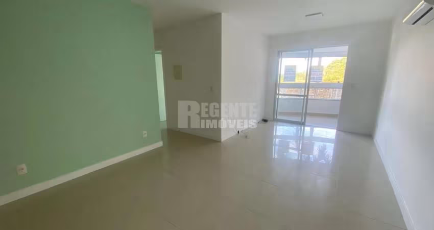 Excelente apartamento de 3 dormitórios no bairro Pantanal!