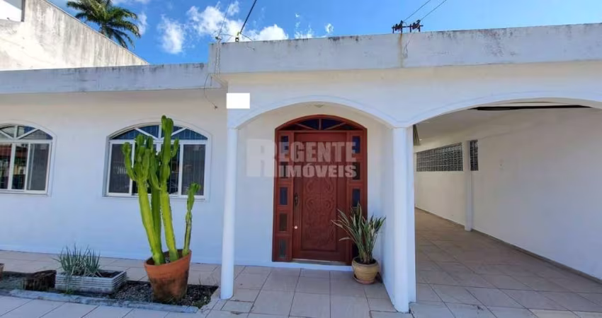 Excelente casa para locação no bairro Santa Mônica!
