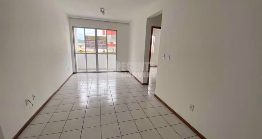 Ótimo apartamento de 2 dormitórios no bairro Carvoeira, perto da UFSC!