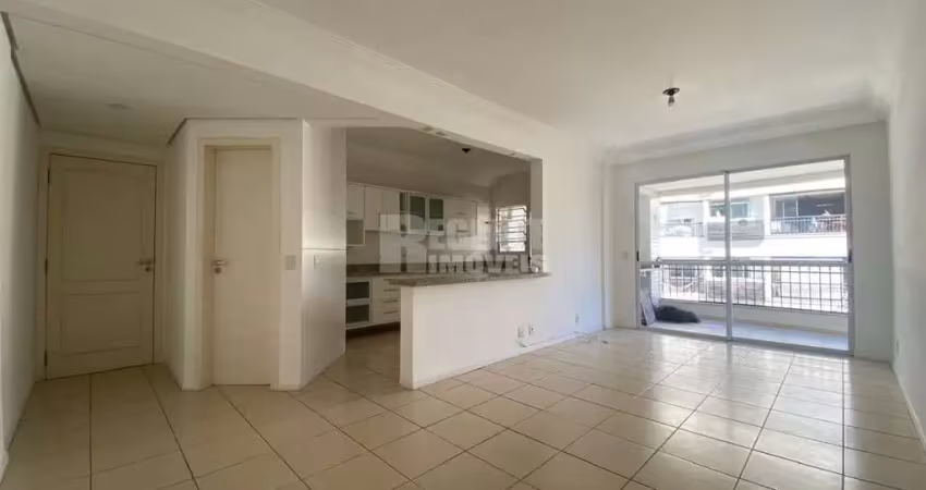 Ótimo apartamento de 3 dormitórios no bairro coqueiros!