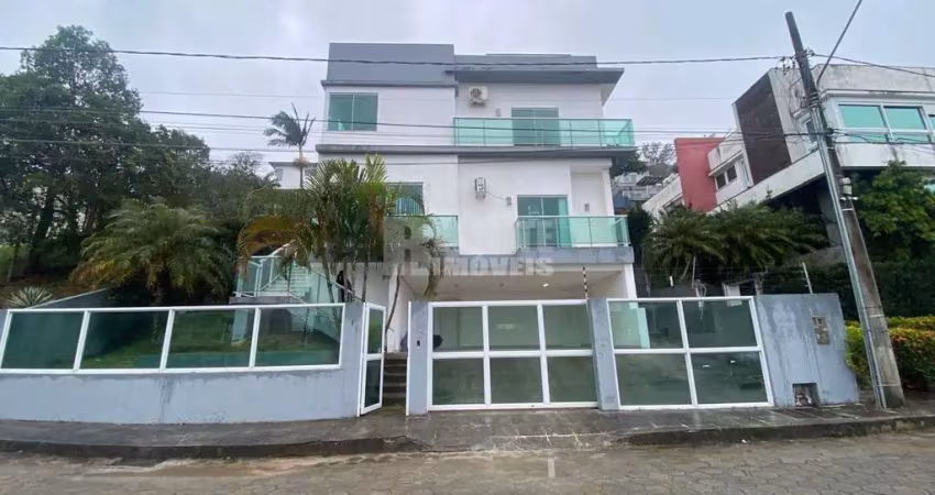 Casa em condomínio fechado com 5 quartos para alugar na Rua Vera Linhares de Andrade, 2148, Córrego Grande, Florianópolis