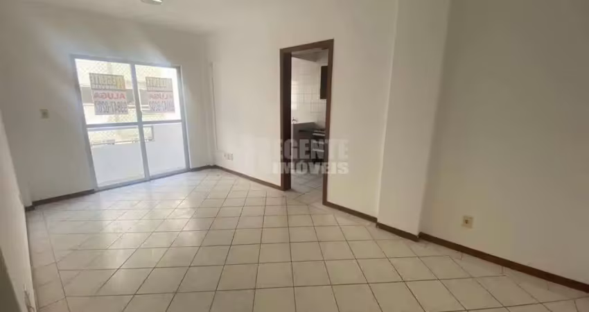 Ótimo apartamento de 2 dormitórios no bairro carvoeira, ao lado da ufsc!