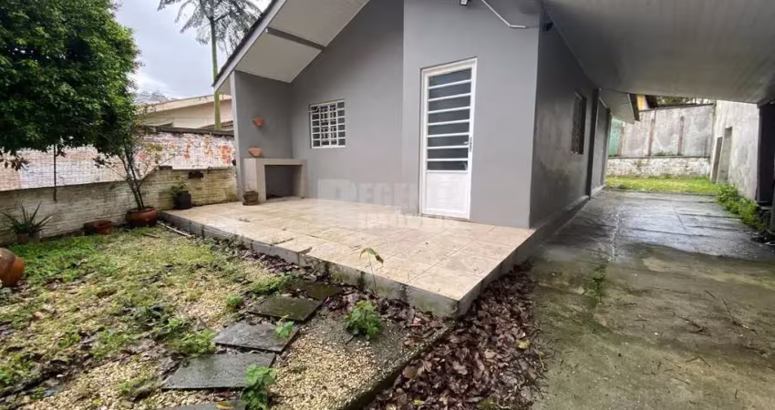 Casa com 3 quartos para alugar na Rua João Marçal, 175, Trindade, Florianópolis