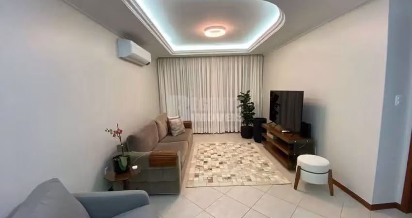 Apartamento com 4 quartos, 2 vagas de garagem e 2 hobby box à venda no bairro trindade em florianópolis