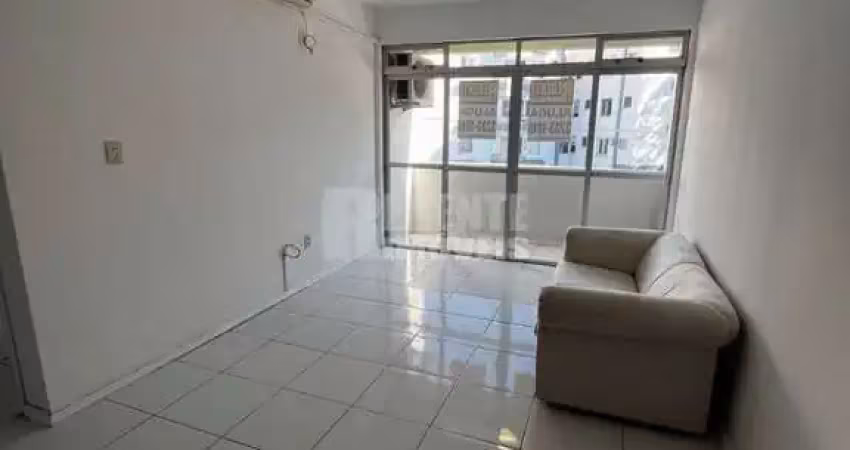 Ótimo apartamento de 3 dormitórios no bairro carvoeira, ao lado da ufsc!