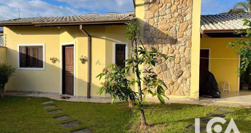Casa com 3 dormitórios à venda, 160 m² por R$ 900.000,00 - Jardim Britânia - Caraguatatuba/SP