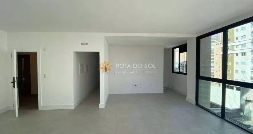 Apartamento com 3 quartos à venda na Rua 207, 101, Meia Praia, Itapema