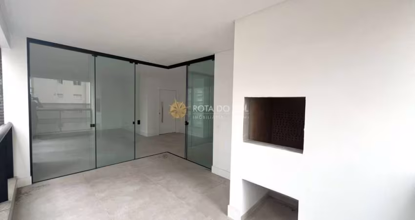 Fiori Del Mare apartamento com 3 suítes na Meia Praia