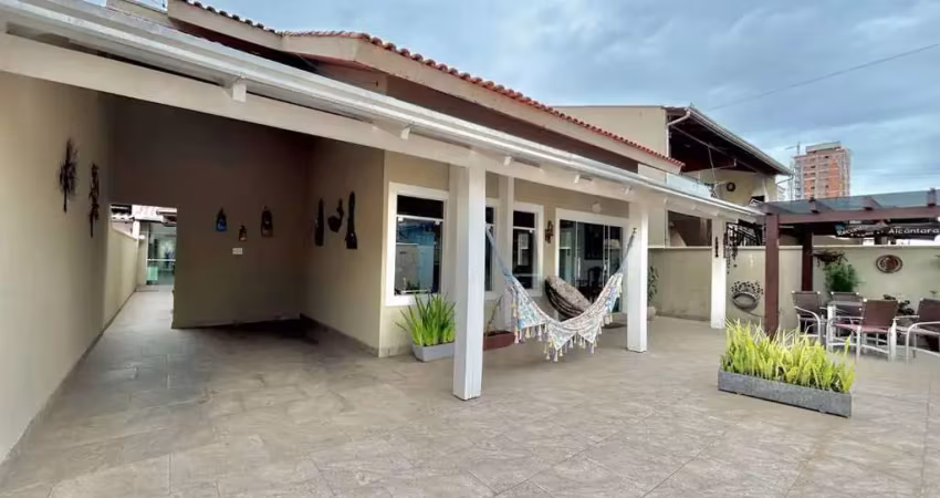 Casa mobiliada à venda 3 quartos em perequê porto belo/sc