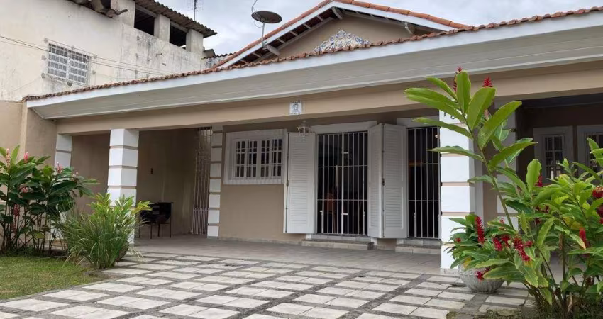 CASA COM 3 DORMITÓRIOS NO ITAGUÁ.