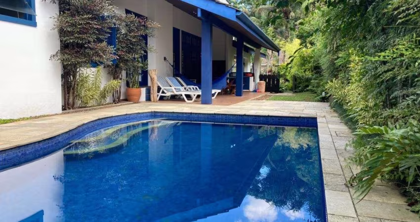 CASA DE ALTO PADRÃO APENAS 200 METROS DAS PRAIAS LÁZARO E DOMINGAS DIAS.