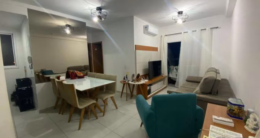 APARTAMENTO MOBILIADO COM 2 DORMITÓRIOS NO CENTRO