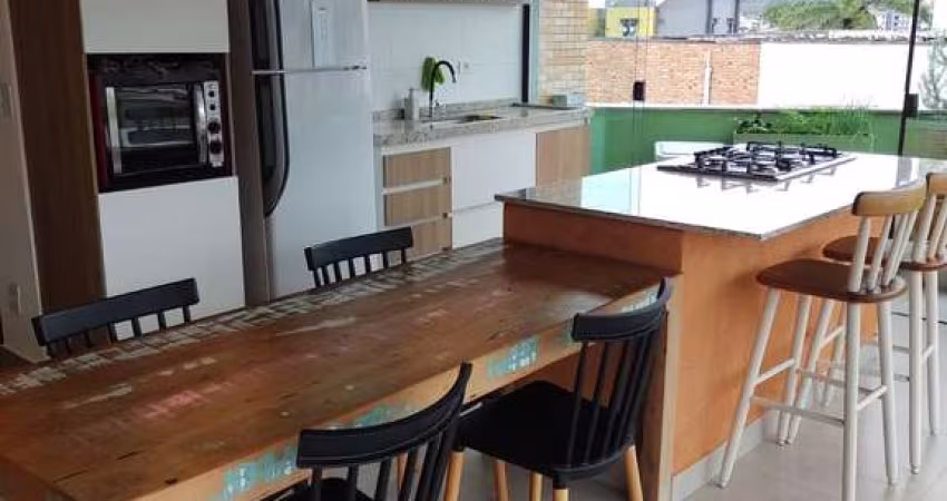 COBERTURA DUPLEX MOBILIADA COM 4 DORMITÓRIOS NO CENTRO.