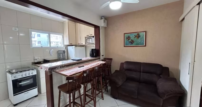 APARTAMENTO MOBILIADO COM 2 DORMITÓRIOS APENAS 60 METROS DO MAR NA PRAIA GRANDE.