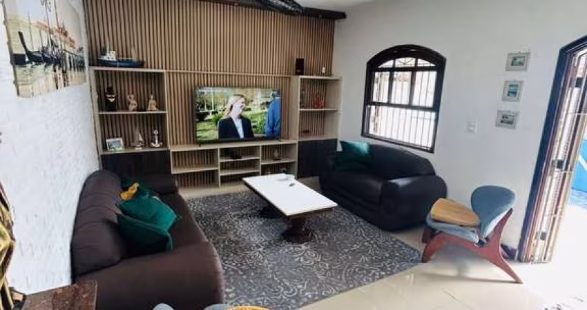 CASA TÉRREA COM 3 DORMITÓRIOS APENAS 200 METROS DA PRAIA ENSEADA