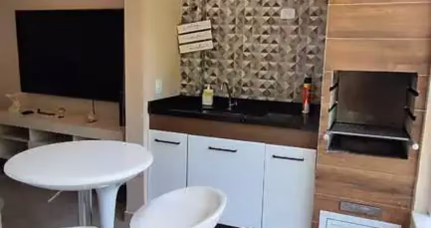 APARTAMENTO MOBILIADO COM 2 DORMITÓRIOS NAS TONINHAS.