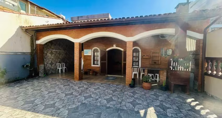 Casa térrea com 3 dormitórios mais jacuzzi no bairro itaguá.