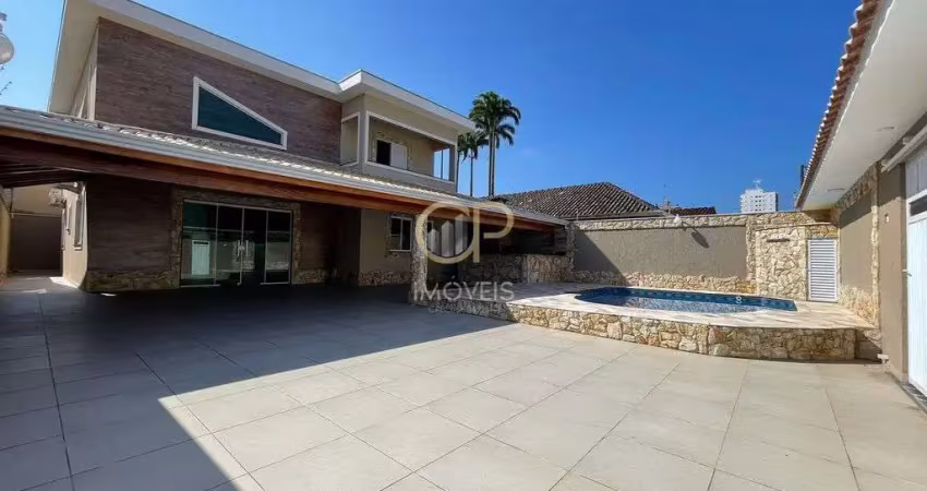 Casa isolada alto padrão com 5 suítes a 300 metros da praia no balneário florida