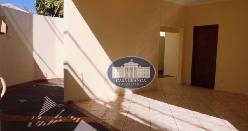 Casa com 3 dormitórios para alugar, 200 m² por R$ 1.610,00/mês - Ipanema - Araçatuba/SP