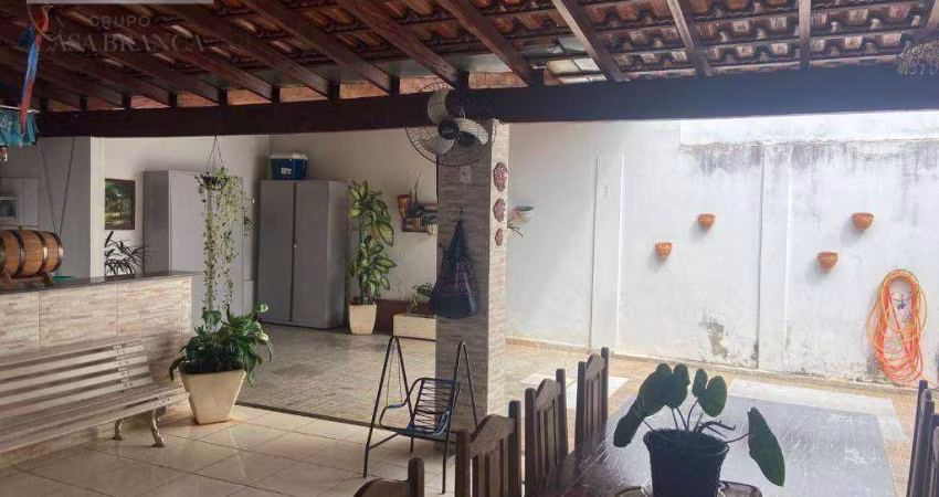 Casa com 3 dormitórios à venda, 204 m² por R$ 320.000,00 - Alvorada - Araçatuba/SP