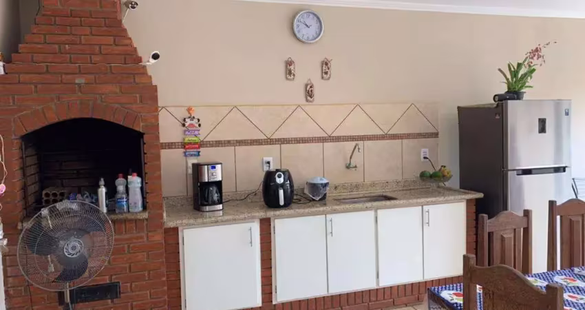 Casa com 4 dormitorios, sendo 3 deles com closet completo em armarios!