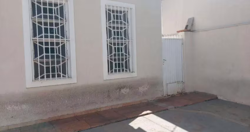 Casa em excelente localizacao, proxima a pompeu de toledo