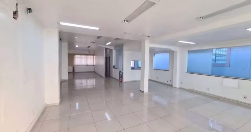 Prédio com 1 sala para alugar na Avenida General Mac Arthur, Vila Lageado, São Paulo