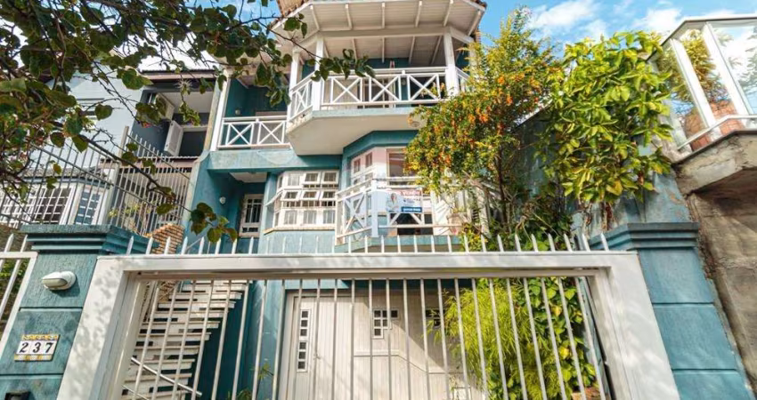 Casa  4  suítes c/ varanda  no Chácara das Pedras