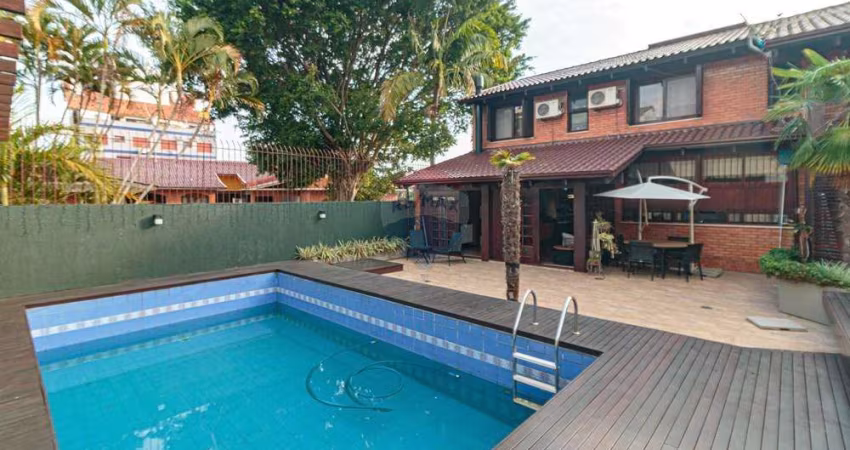 Ótima  residência de 3 dormitórios com piscina!