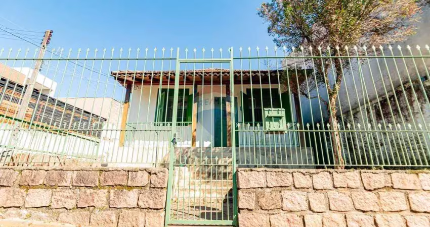 Casa com 3 dormitórios e amplo pavilhão no bairro vila ipiranga