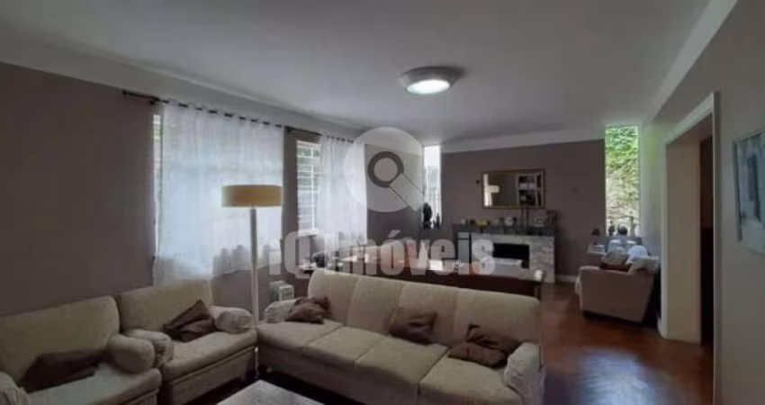 Sobrado bem conservado com 4 dormitórios 2 suítes edícula e  excelente localização