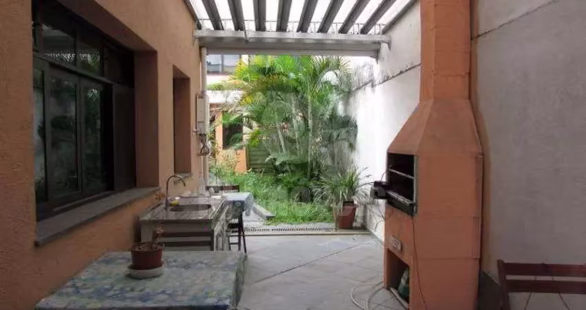 Ampla casa assobradada com edicula, em perdizes, venda ou locação.