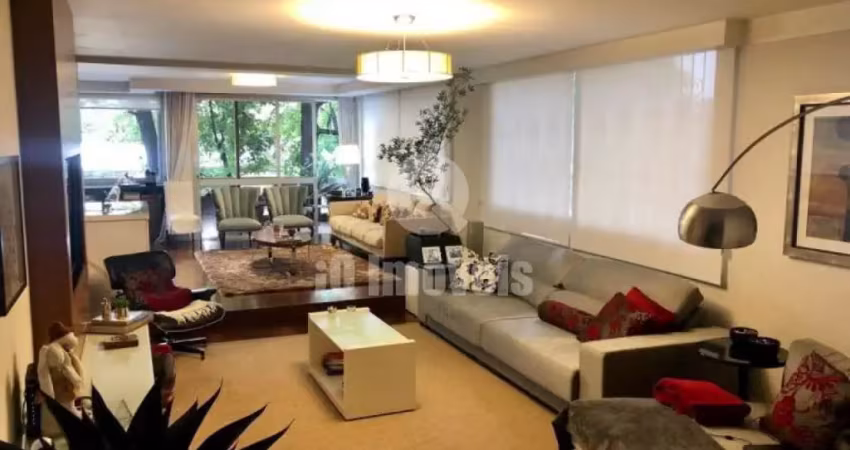 Apartamento higienópolis, 212m2, 3 suítes com 2 vagas de garagem.