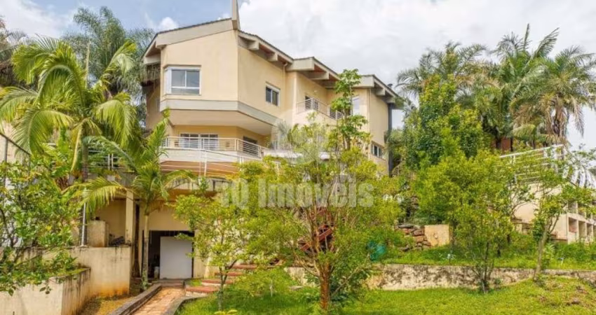 Casa em rua fechada com segurança
