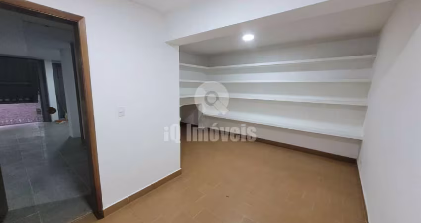 Casa em Moema Indios,  330m², 4 dorms,1 suíte , edicula e quintal, 3 vagas cobertas + 4 vagas