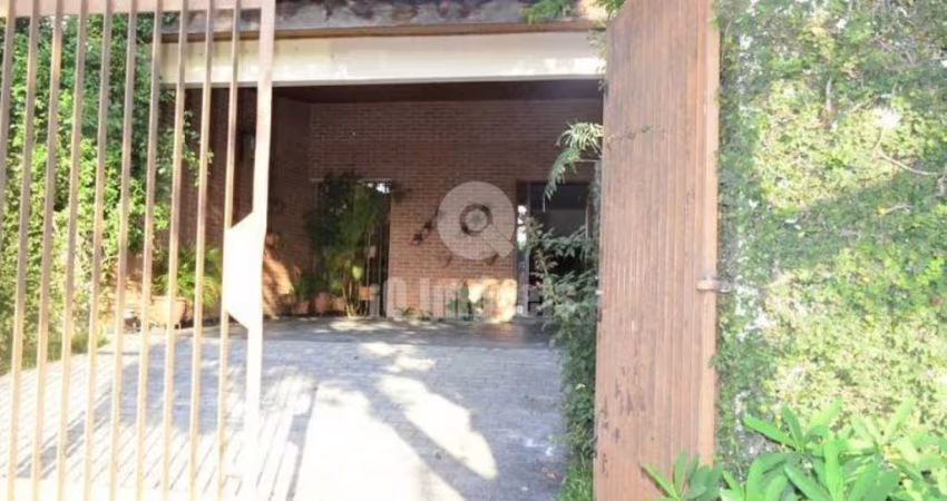 Casa a venda, Alto da Lapa, 250 metros, 3 dormitórios, 1 suíte, 4 vagas, R$ 1.410.000,00