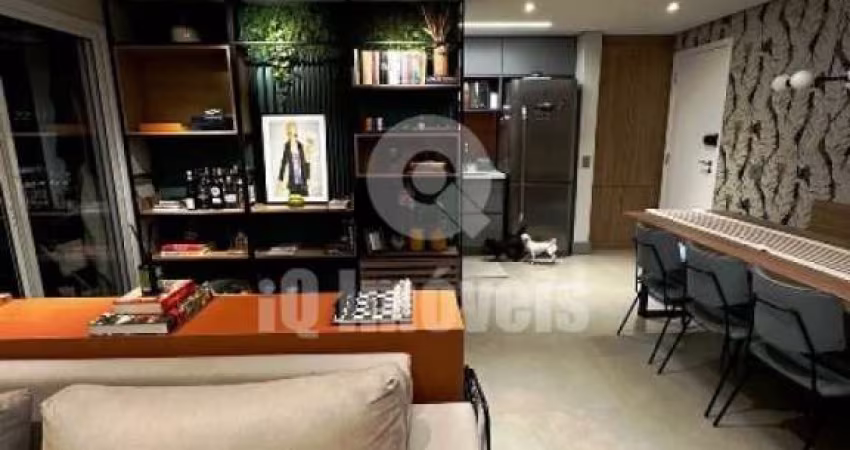 Apartamento mobiliado à venda na Vila Isa, 63 metros, 1 suíte, 1 vaga R$ 690.000,00