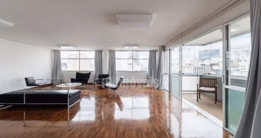 Apartamento 4 dormitórios 1 suíte 2 vagas de garagem reformado