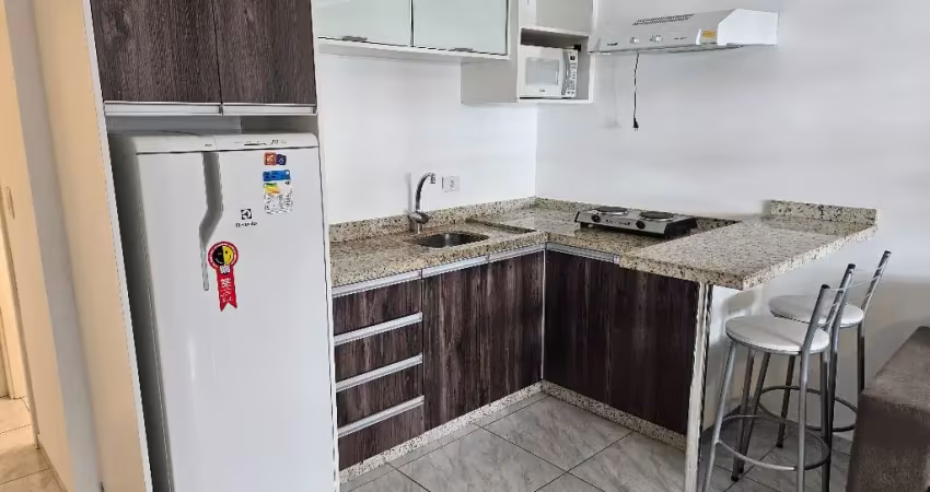 Kitnet / Stúdio para alugar na Avenida Visconde de Guarapuava, 3806, Centro, Curitiba